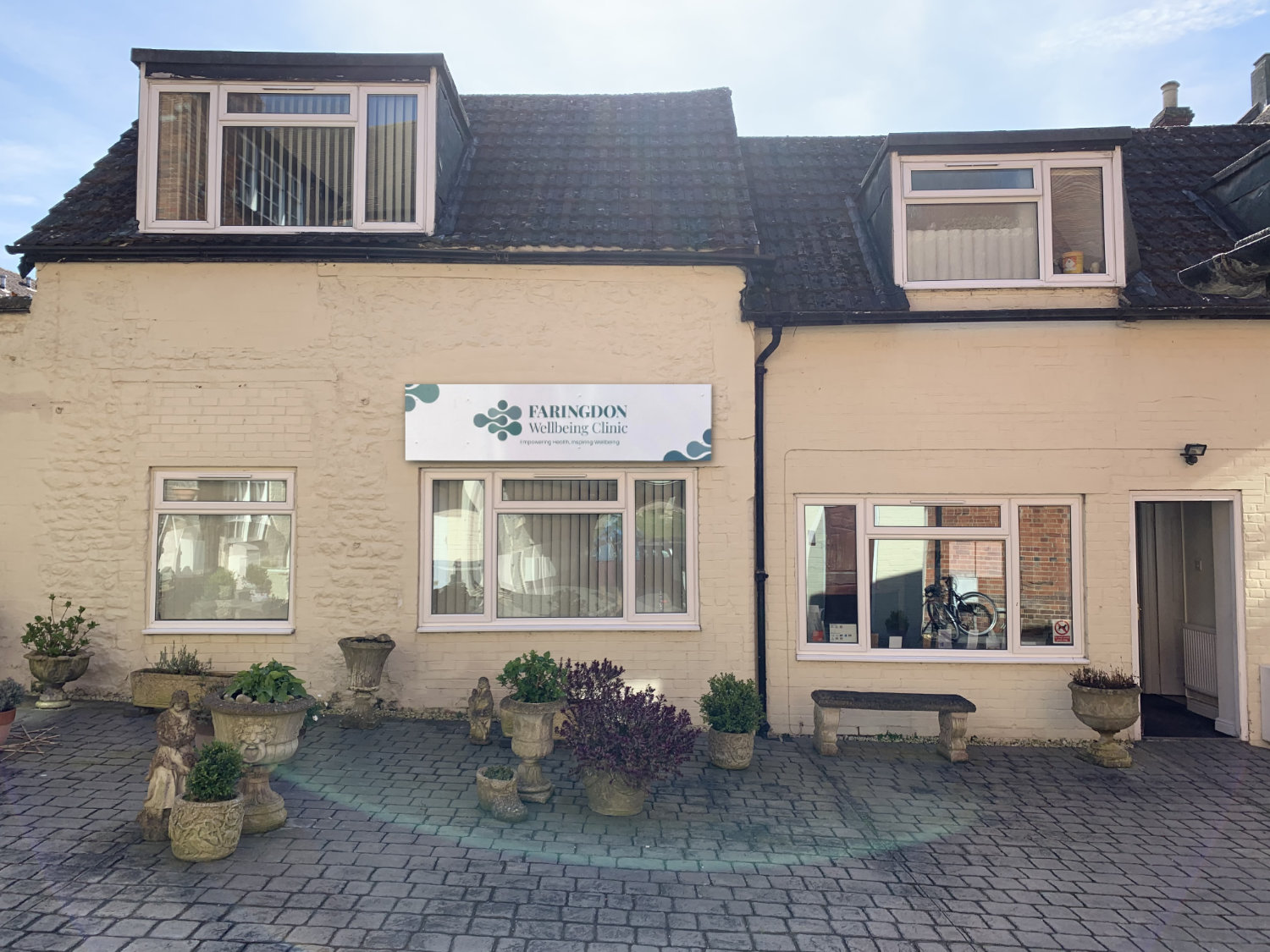 Faringdon Wellbeing Clinic outside Faringdon Wellbeing Clinic